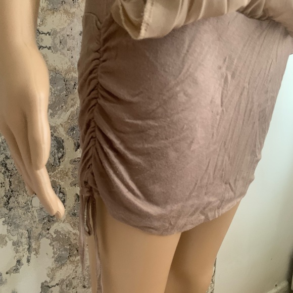 Unique halter dress perfect for vacation ! - Picture 3 of 6